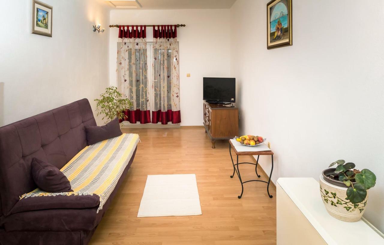 Apartment Leut With Spacious Terrace And Sea View Slatine Esterno foto